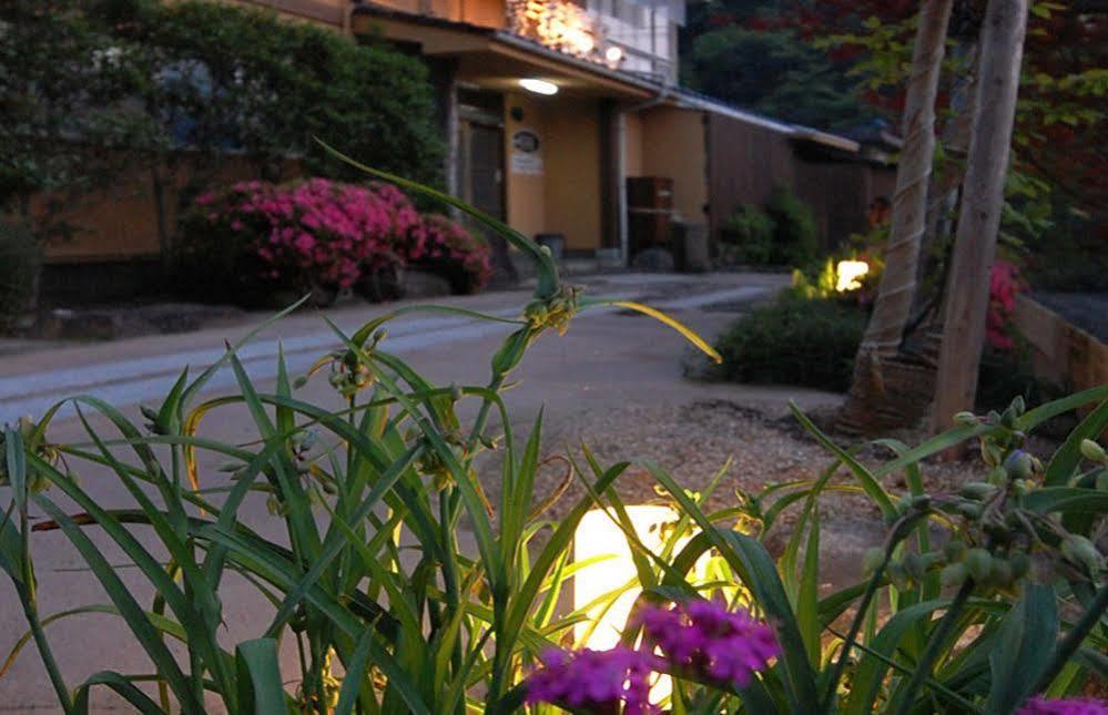 Yourou Onsen Honkan Onomicsi Kültér fotó